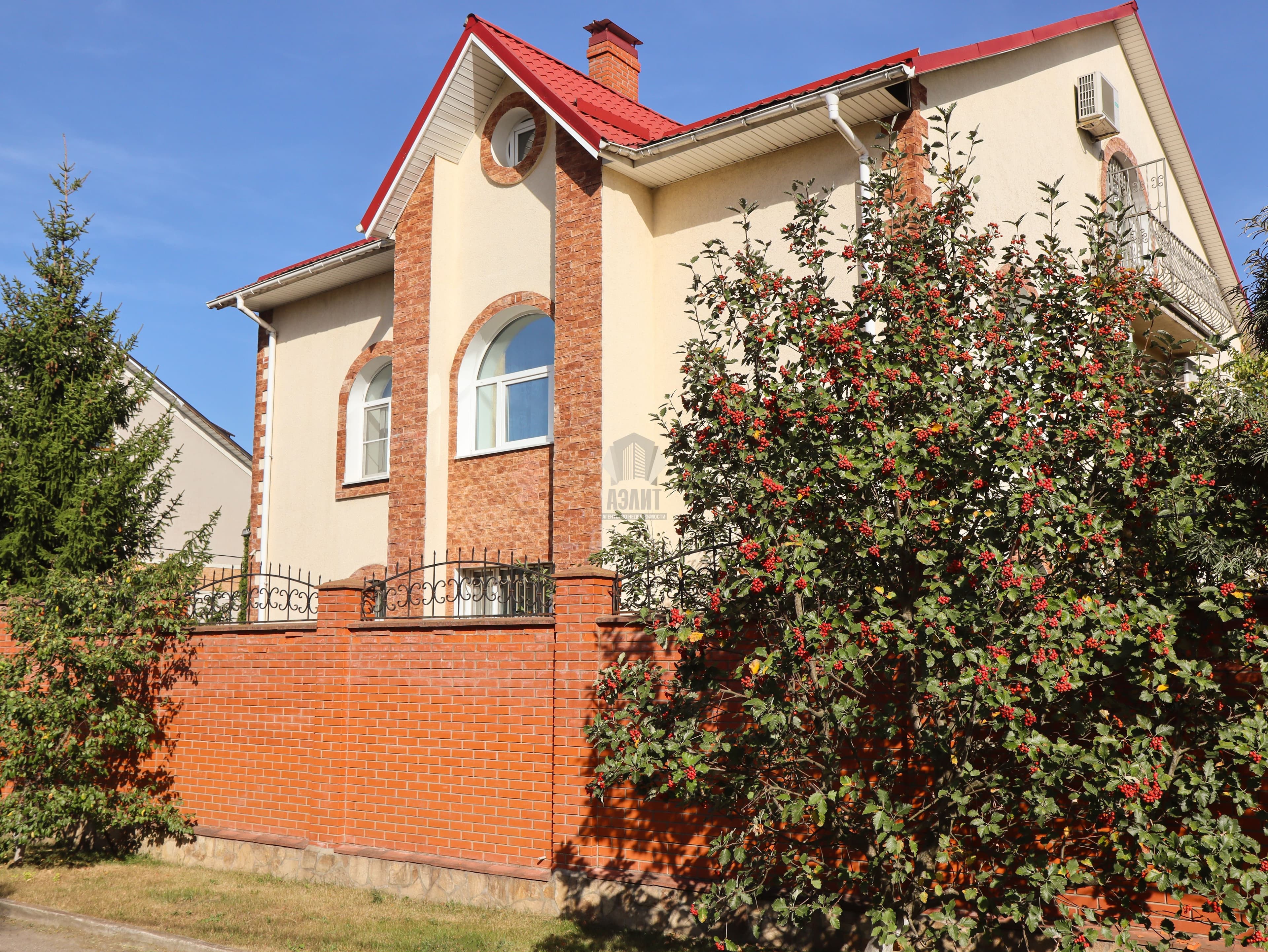 Продается 3-этажный коттедж, 567 м² в посёлке «Новосельцево»