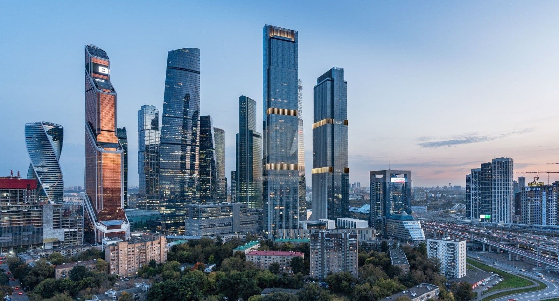 Апартамент в башне Нева — фото 1 из 3