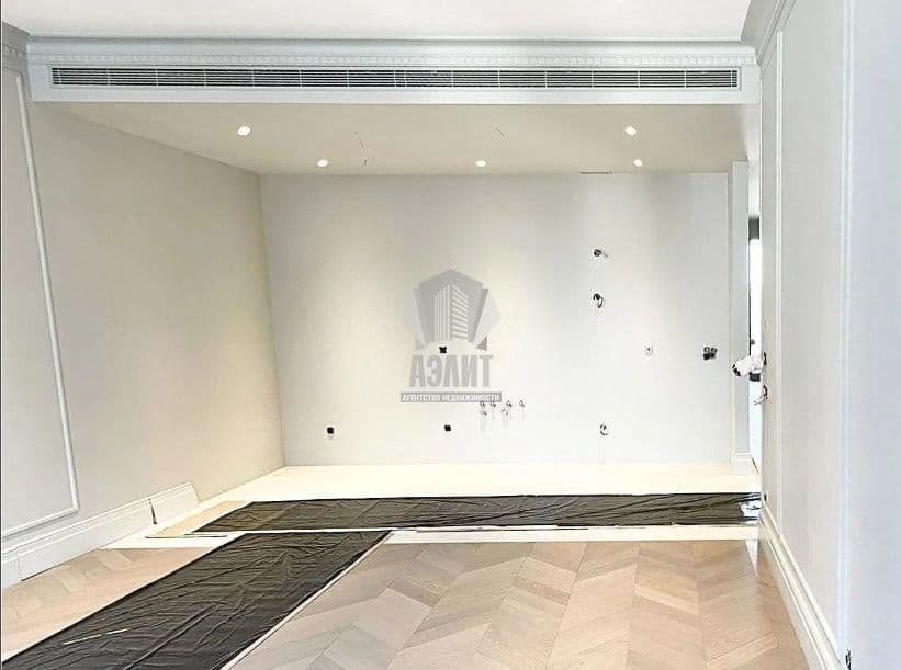 4-к. квартира, 135 м², 6/13 эт.