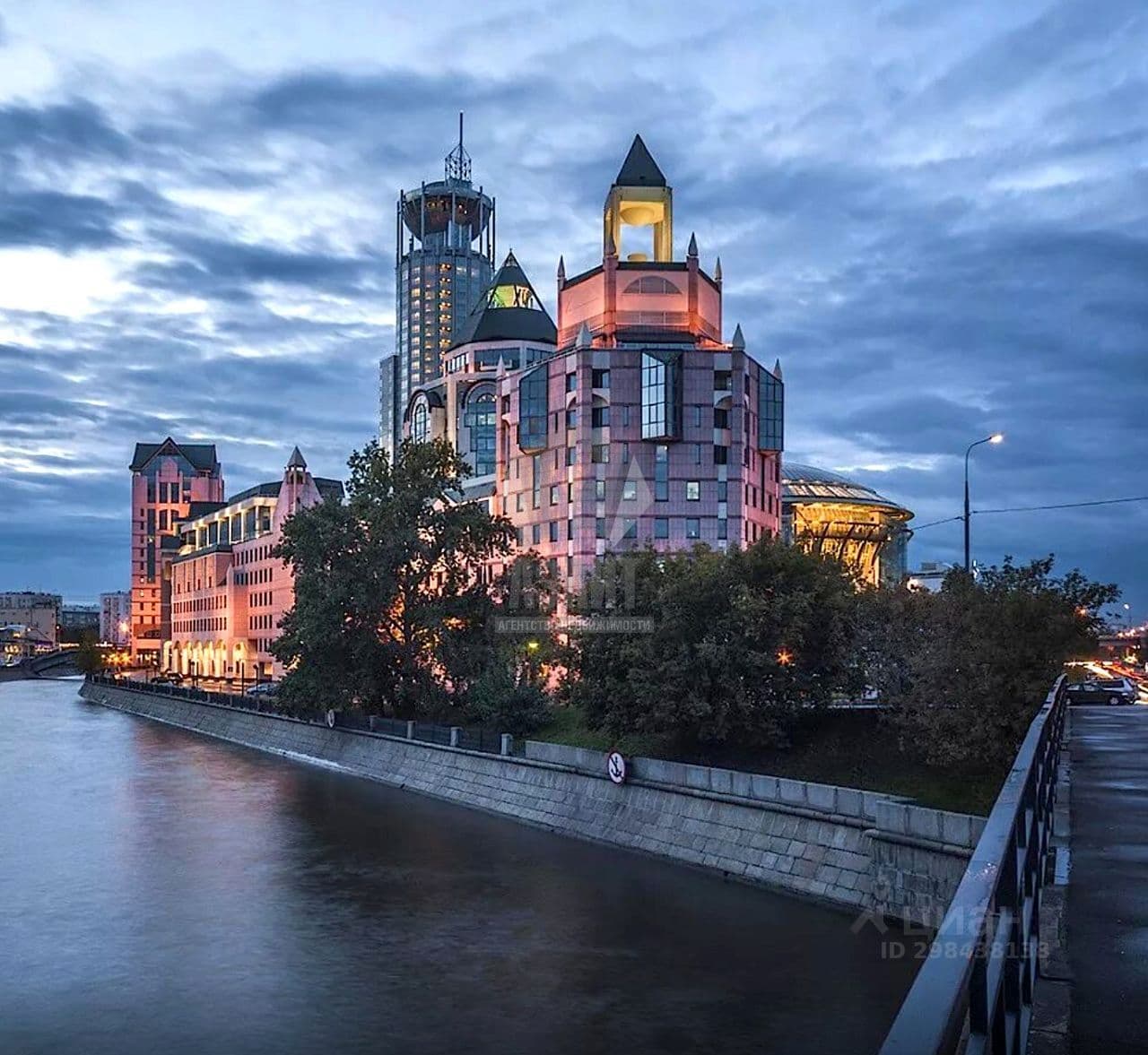 Офис в Бизнес-центре Riverside Towers