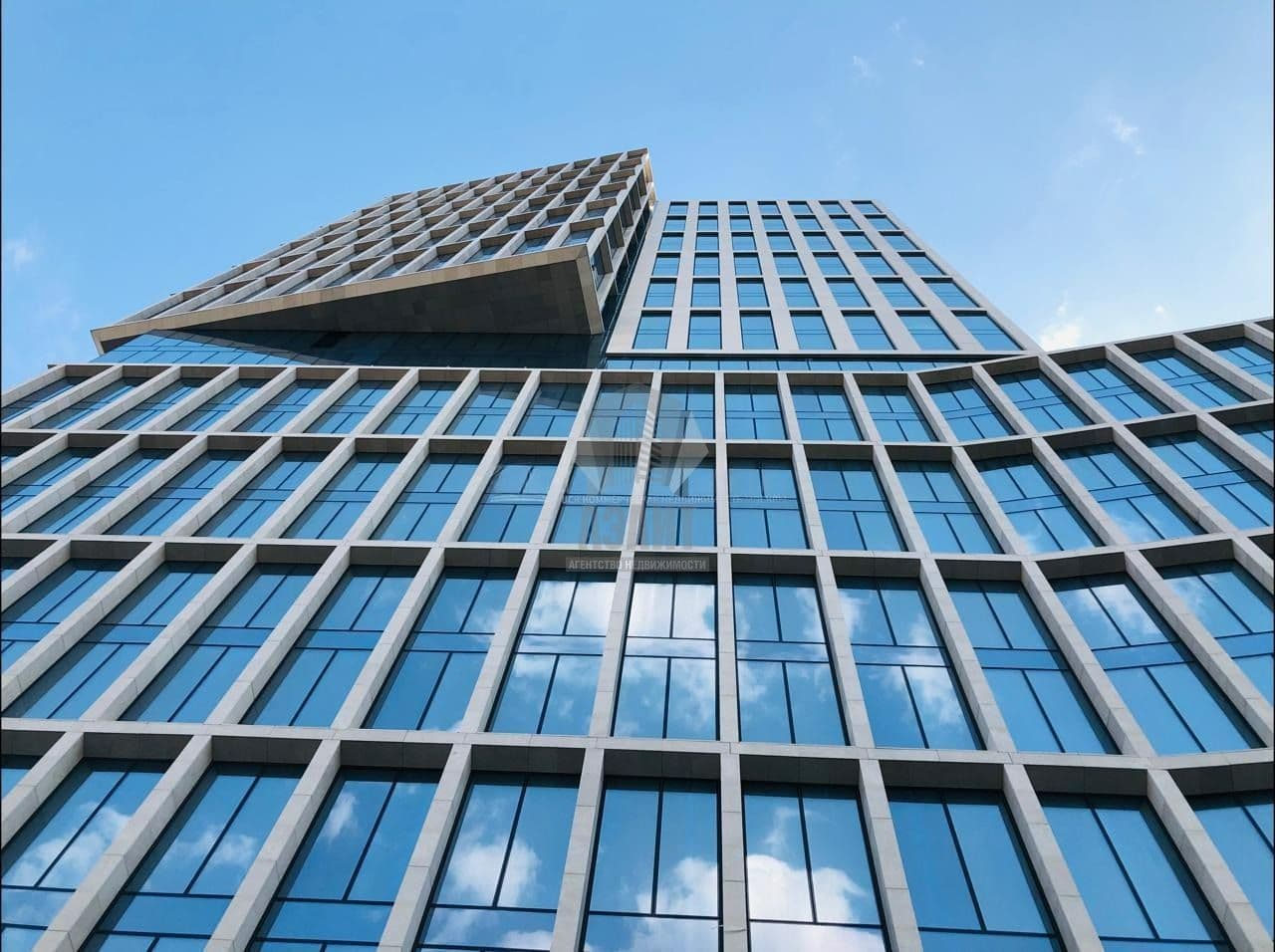 Офисы Арена нарезка 251-465м²