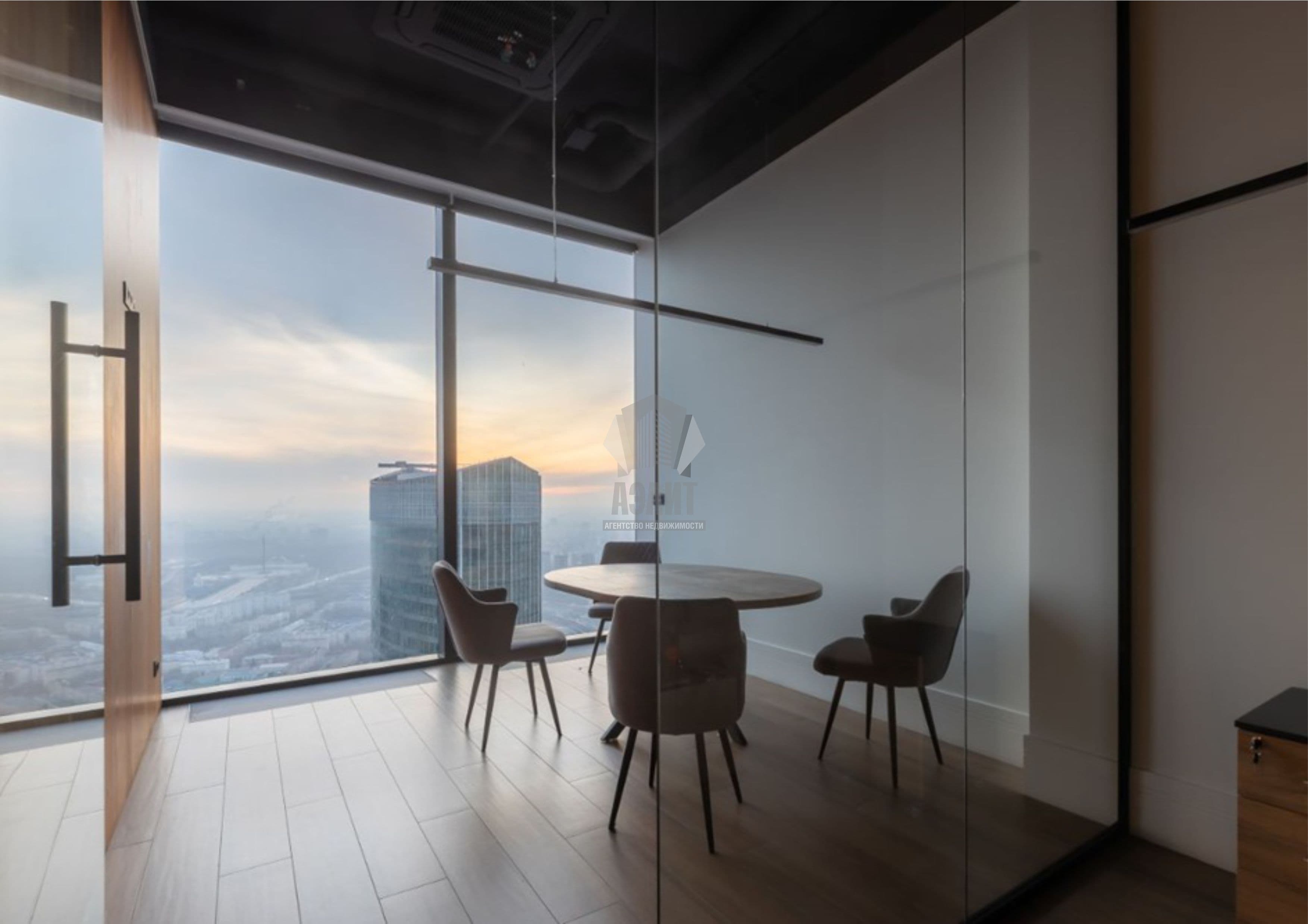 Офис в Башне Федерация — фото 1 из 12