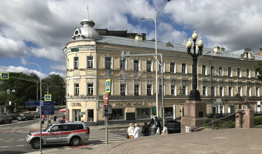 Торговая площадь Гоголевский 3
